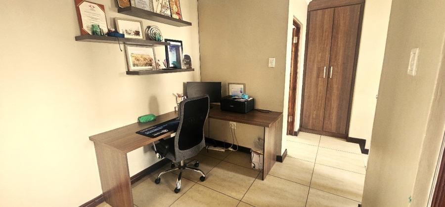 To Let 3 Bedroom Property for Rent in Cashan North West